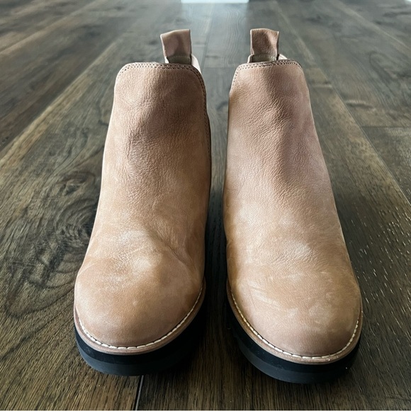 NWOB Eileen Fisher Ladd Wedge Bootie Platform   Bubuck Brown Beige Size 8.5 - Picture 4 of 10